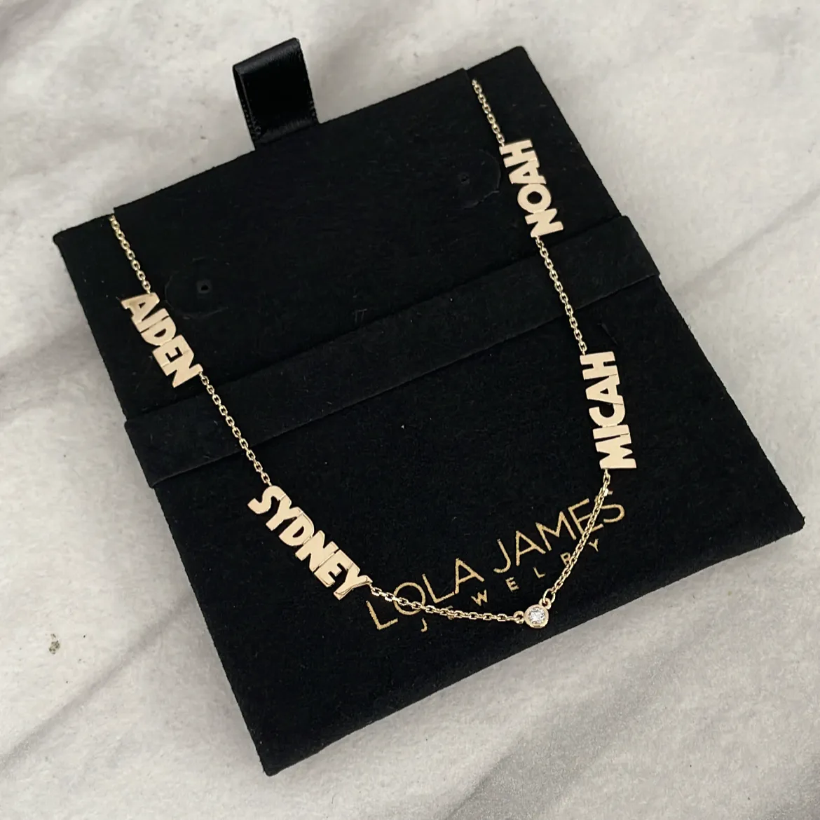 Multi Name Uppercase Font with Diamonds