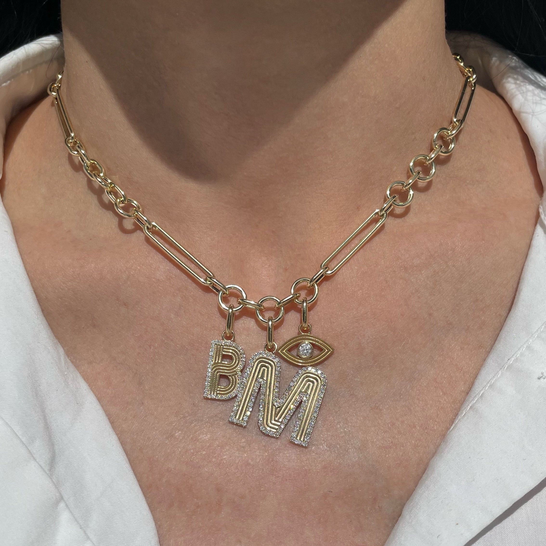 Diamond Outlined Retro Fluted Letter